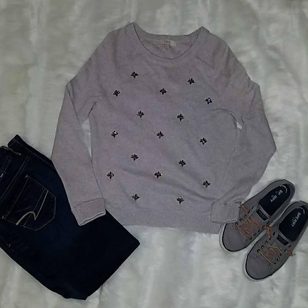 ●  gorgeous loft sweater ●